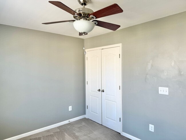Building Photo - COLONIAL FORGE TOWNHOUSE - STAFFORD (END UNIT)