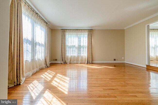 Building Photo - 3909 Bentwood Ct