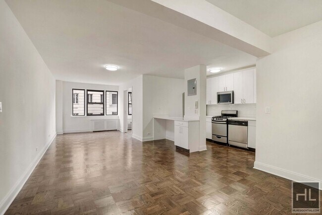 Building Photo - 20 Beekman Pl