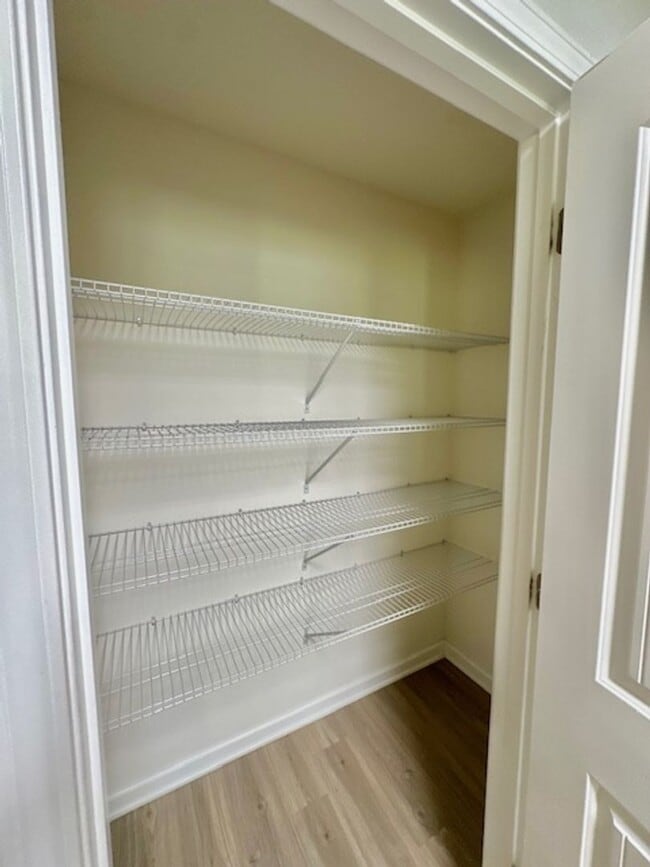 Building Photo - Beautiful 4/2/2 newer home for rent w/ community pool, playground, picnic area!