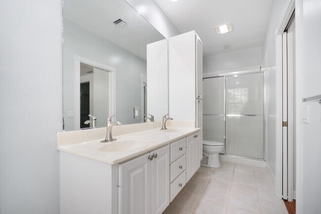 Building Photo - 329 Legare Ct