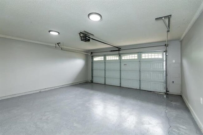 Building Photo - 9102 Valkrie Ln
