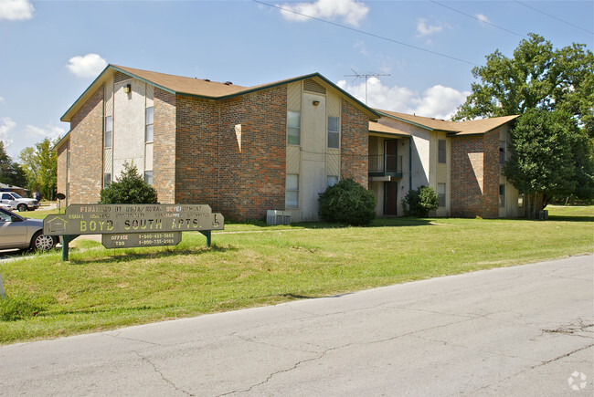 Primary Photo - Boyd South