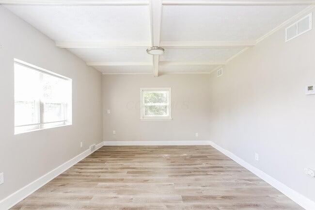 Building Photo - 3706 Elm St