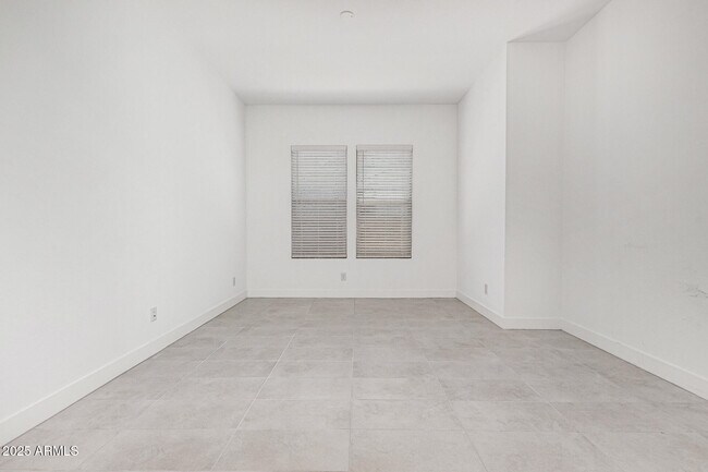 Building Photo - 16981 W Cameron Dr