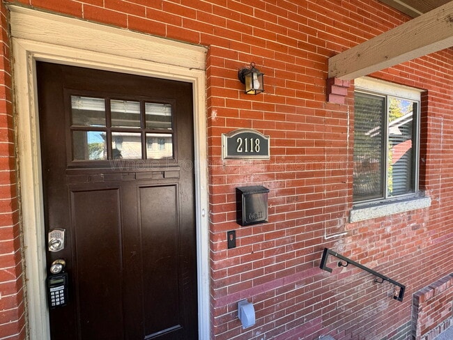 Building Photo - 2118 E 21st Ave