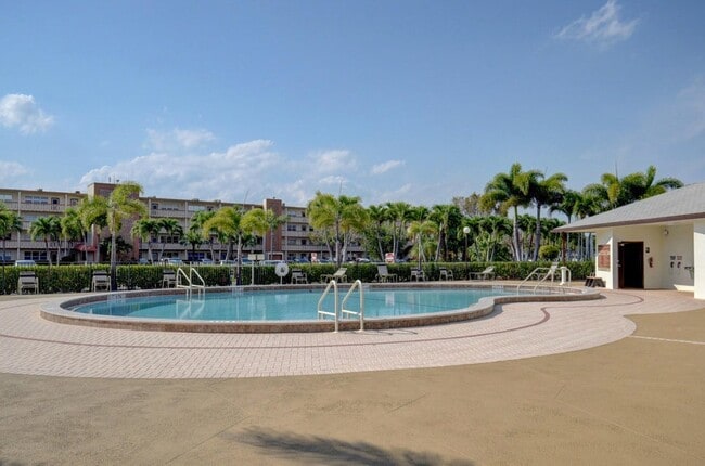 Building Photo - 4028 Newcastle B