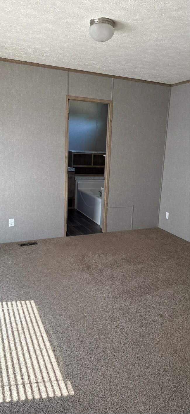 Building Photo - 129 W Spruce