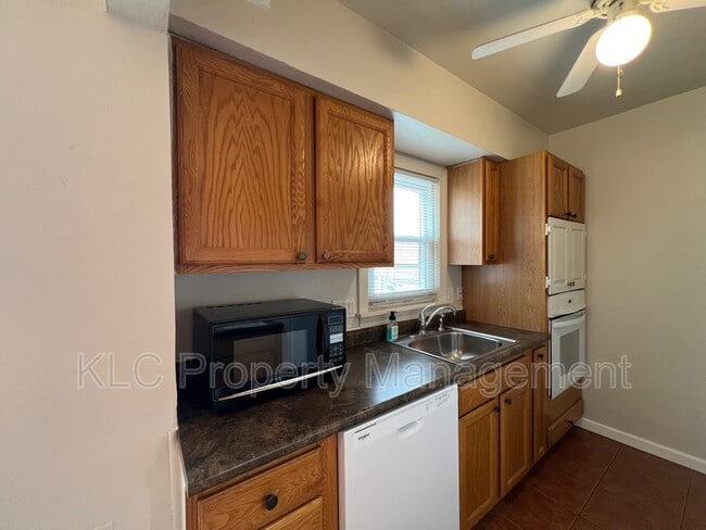 Building Photo - 2524 57th St