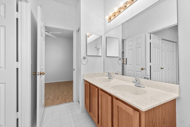 Building Photo - 9193 Cove Point Cir