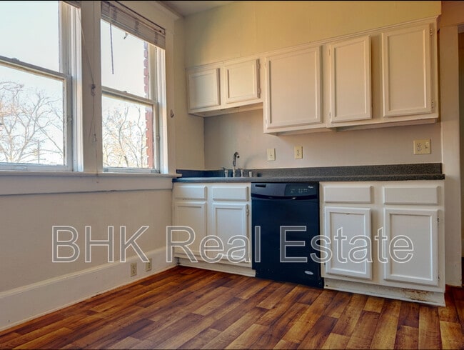 Building Photo - 4920 Victor St