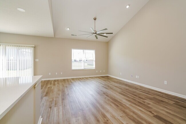 Building Photo - 1813 Maplewood Ct