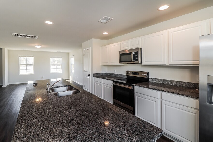 Building Photo - 132 Tondee Wy