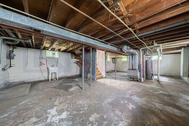 Building Photo - Welcoming 3 Bed 1 Bath Single  Family Home