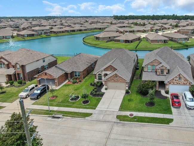 Primary Photo - 3791 Lake Bend Shore Dr