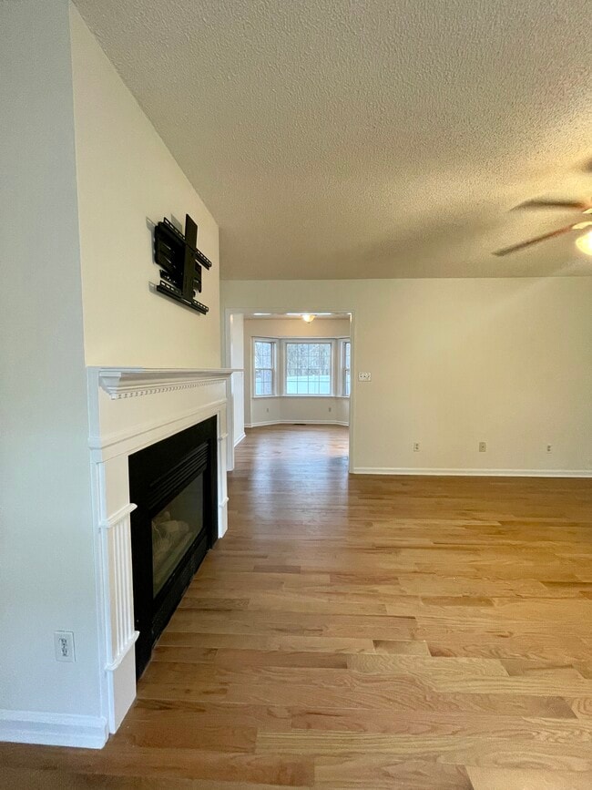 Building Photo - 5501 Heraldy Ct