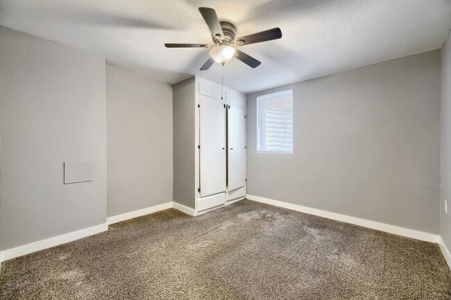 Building Photo - 1314 S Meade St