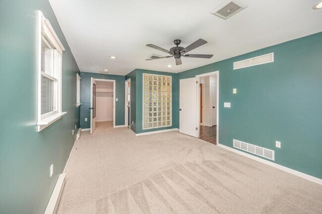 Building Photo - 411 Wagner Dr