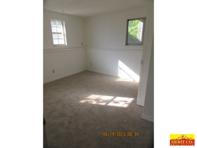 Building Photo - Single Family Home
