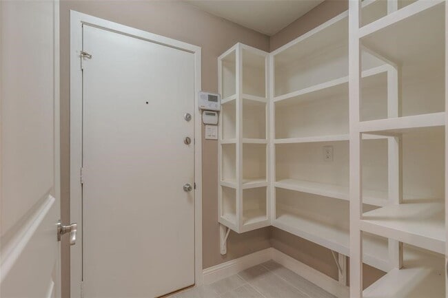 Building Photo - 144 S Deerfoot Cir