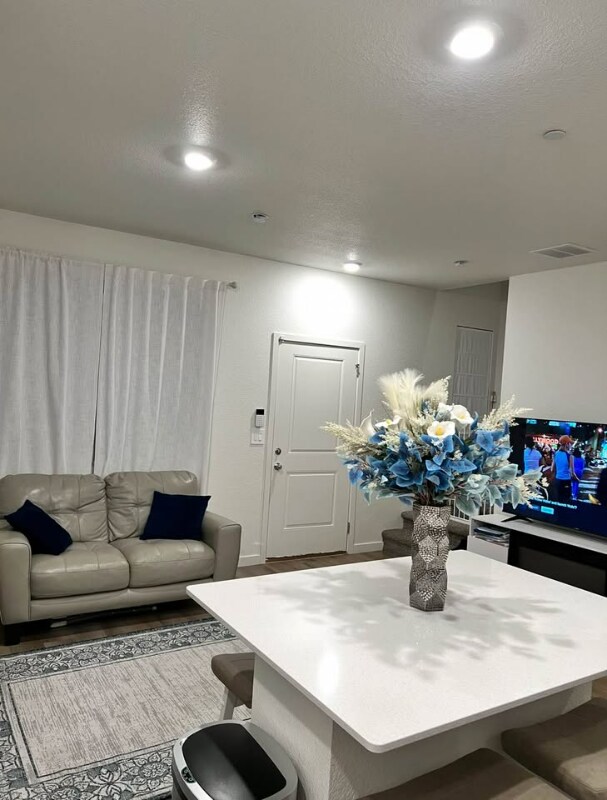 Building Photo - 3744 Katina Wy