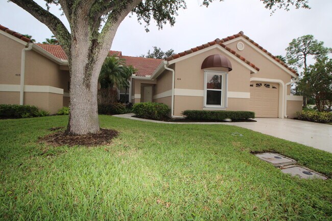 Building Photo - 404 Sabal Palm Ln