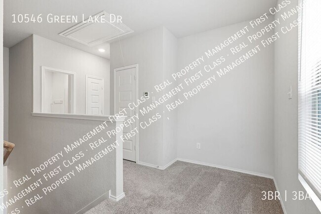 Building Photo - 10546 Grn Lk Dr