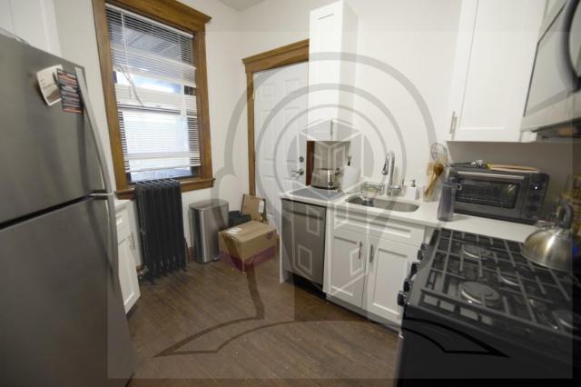 Building Photo - 2 bedroom in CHICAGO IL 60613