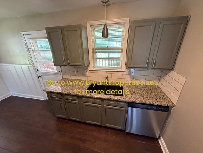 Building Photo - Nashville - Donelson Area - 2 Bedrooms 1-Bath
