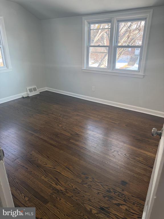 Building Photo - 304 High St