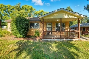 Building Photo - 1979 Faywood Dr