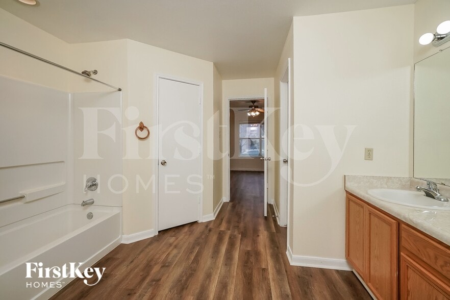 Building Photo - 113 Ocotillo