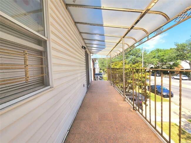 Building Photo - 40-50-50 Utopia Pkwy