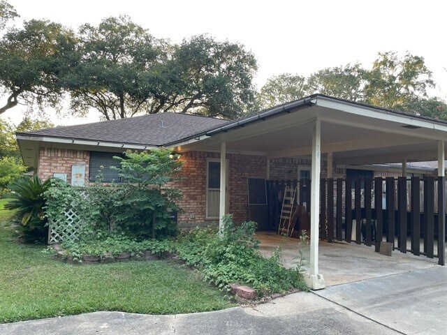 Building Photo - 2100 Austin St