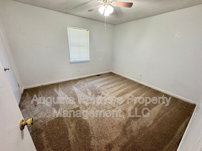 Building Photo - 415 Evans Mill Cir