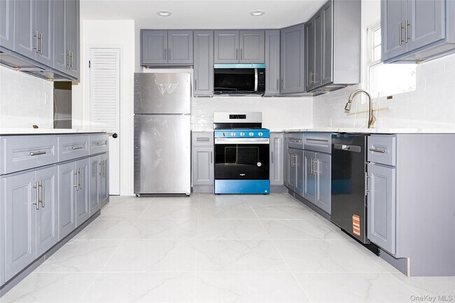 Building Photo - 65 Bluebird Ln