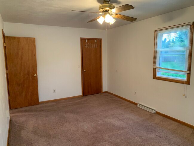 Front bedroom, View 1 - 1422 Nicholson St
