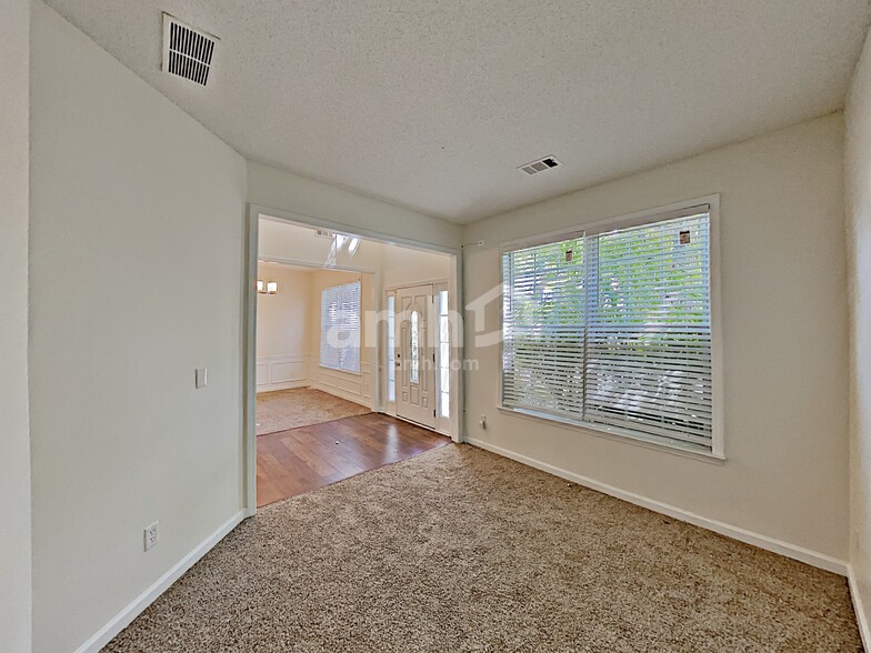 Building Photo - 3410 Spindletop Dr NW