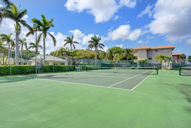 Building Photo - 3 Royal Palm Way