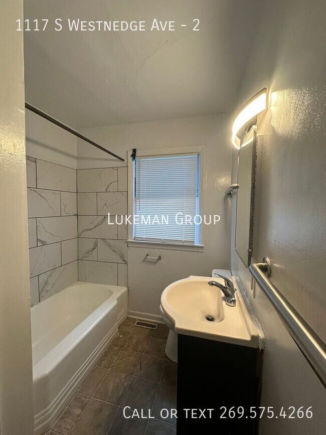 Building Photo - 1117 S Westnedge Ave