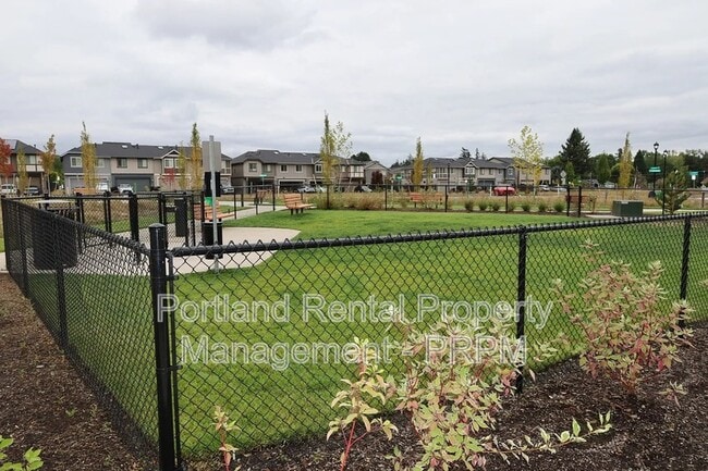 Building Photo - 5113 SE Lone Oak St