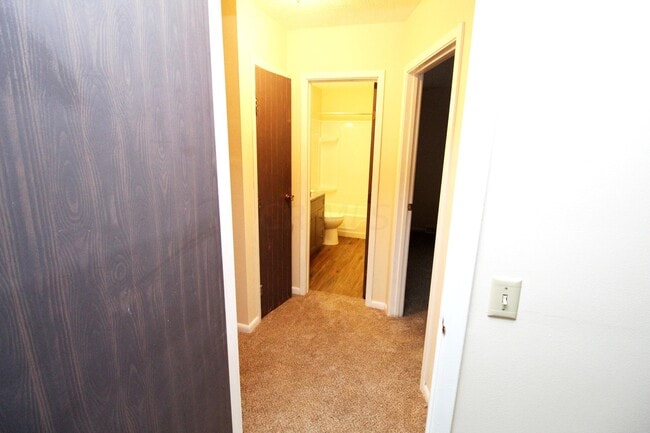 Building Photo - 4825 Dierker Rd