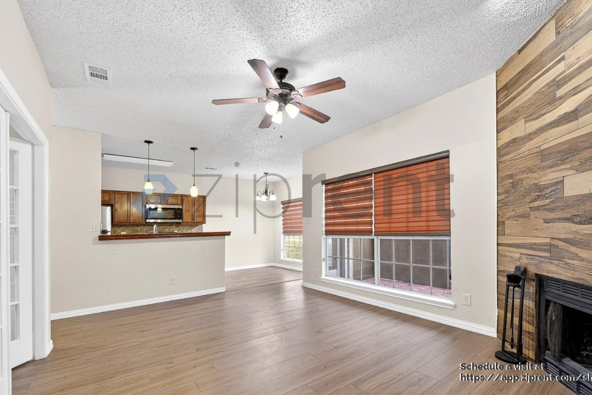 Building Photo - 4101 Esters Rd