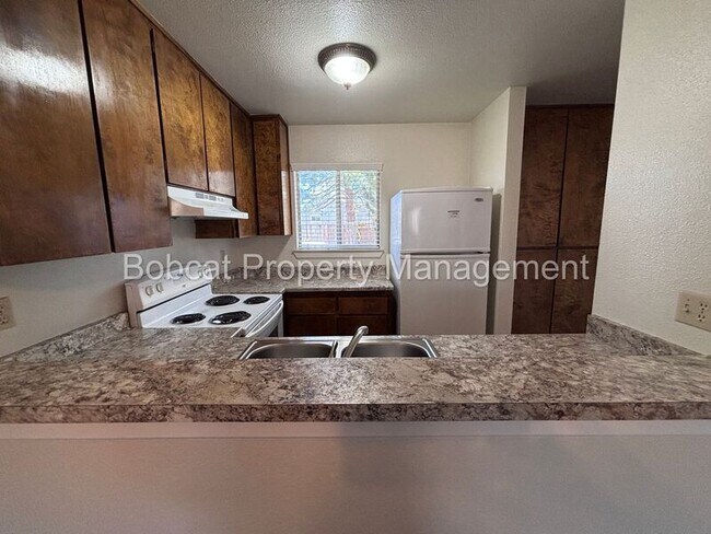 Building Photo - 1516 South Ct