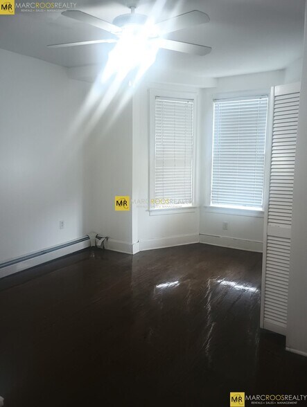 Building Photo - 319A Bennington St