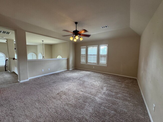 Building Photo - Gorgeous 4 BD | 3.5 BA | 2 CAR GARAGE Available in Sonoma Ranch Helotes! Move in Ready July 2026!