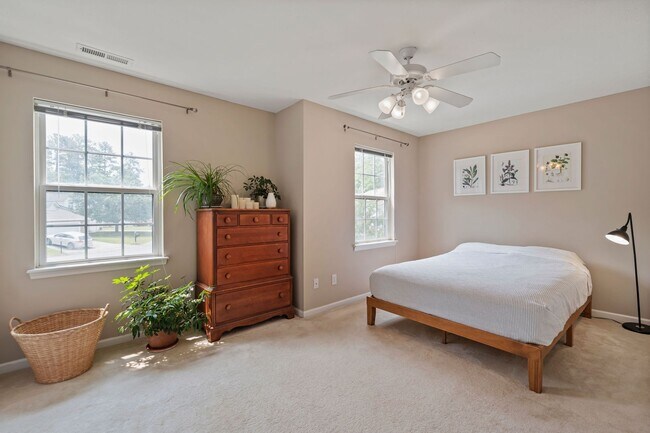 Building Photo - 2 Bd/2.5 Ba Home w/ Fenced Yard w/i Minutes of Downtown Durham!