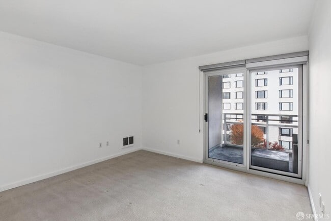 Building Photo - 400 Beale St