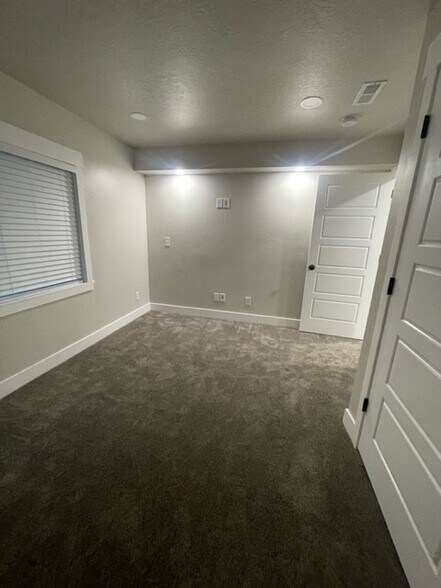 Building Photo - 2839 Kollman Ln