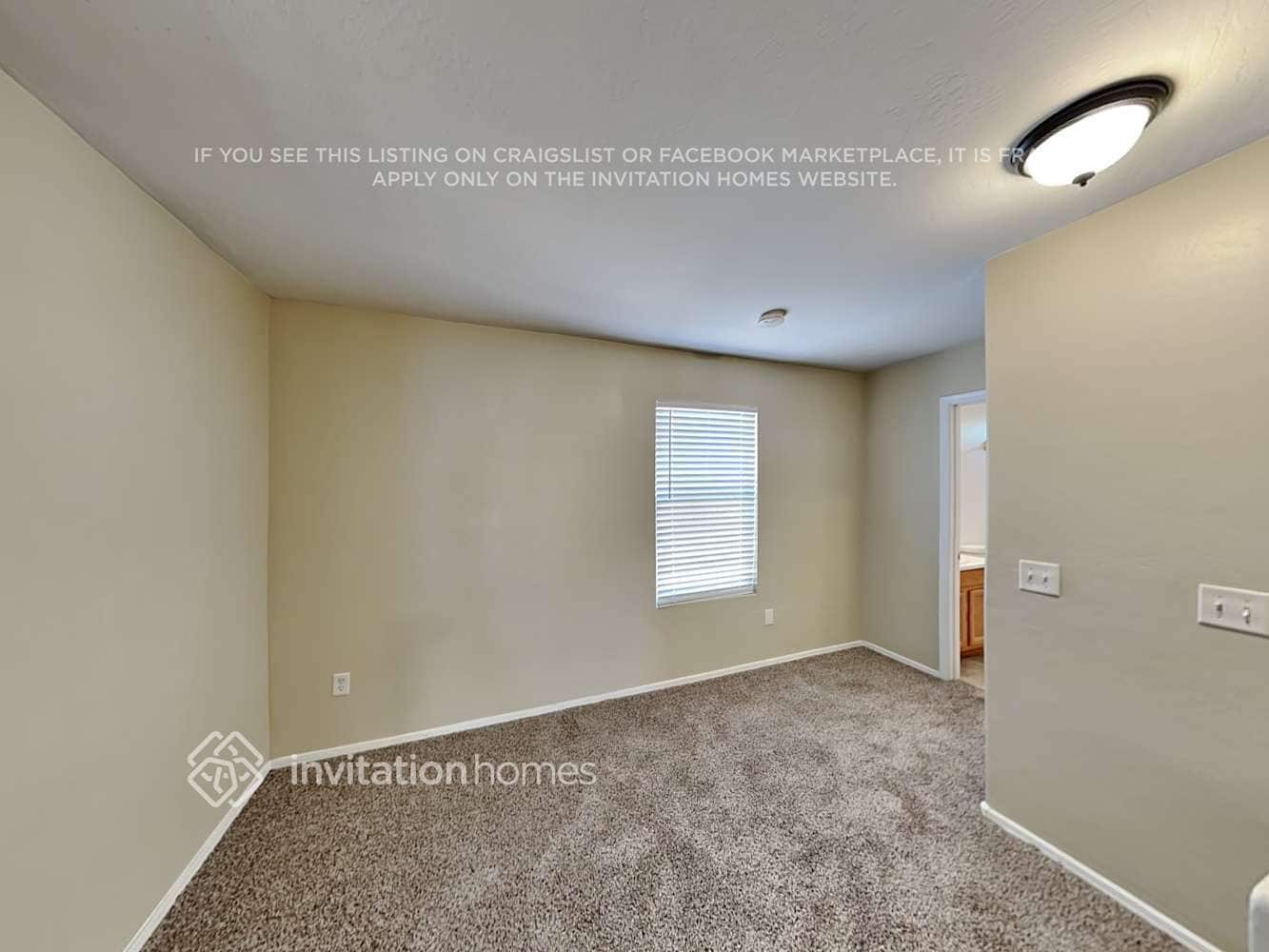 Building Photo - 10617 E Portobello Ave